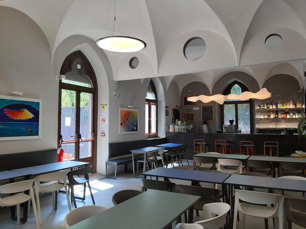 Babila Hostel ミラノ エクステリア 写真