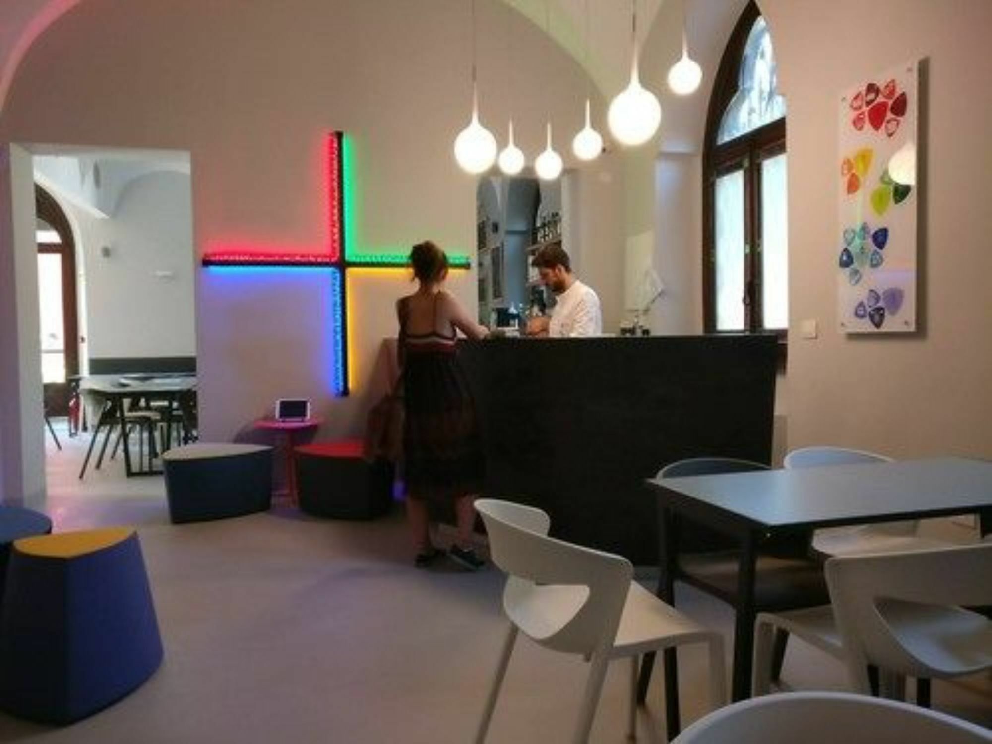 Babila Hostel ミラノ エクステリア 写真